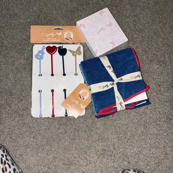 CCO Bundle @ambertrisann | Bon Voyage Shop & Share 12/7 @rockergirl717 - Picture 4 of 12